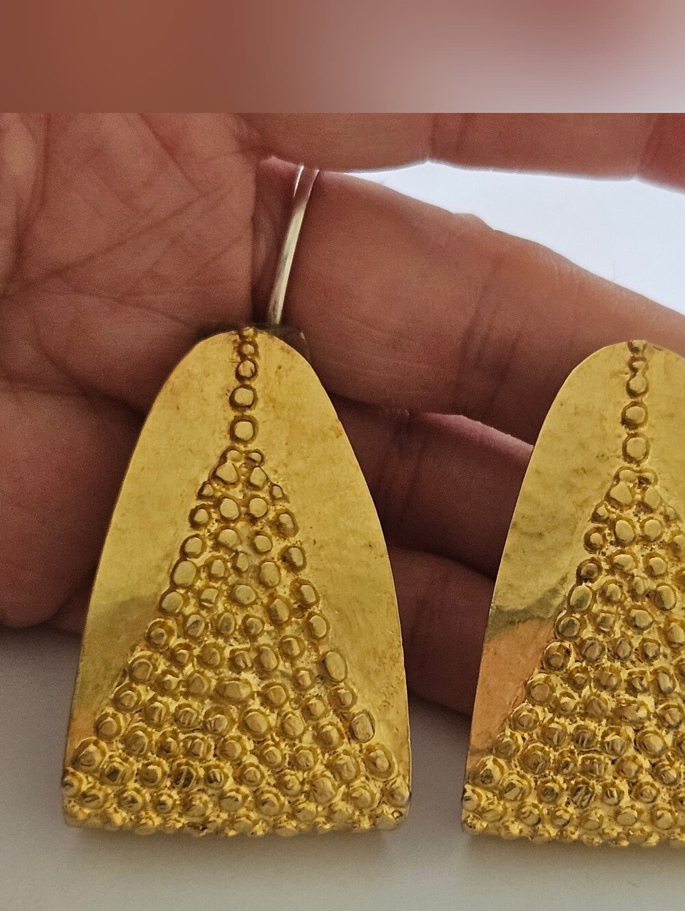 Vogue Les Bernard Vintage Earrings, Signed VO, Made In USA, Clip On Earrings - Picture 6 of 8